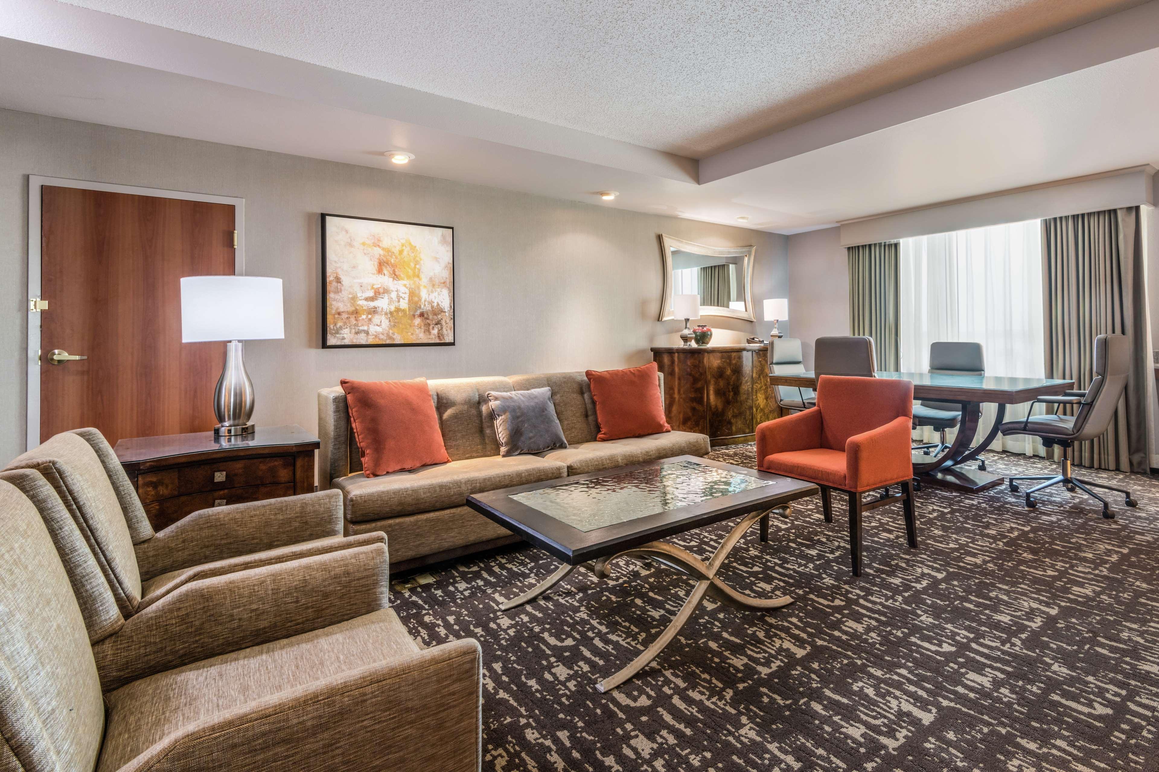 Embassy By Hilton Saint Louis Saint Charles