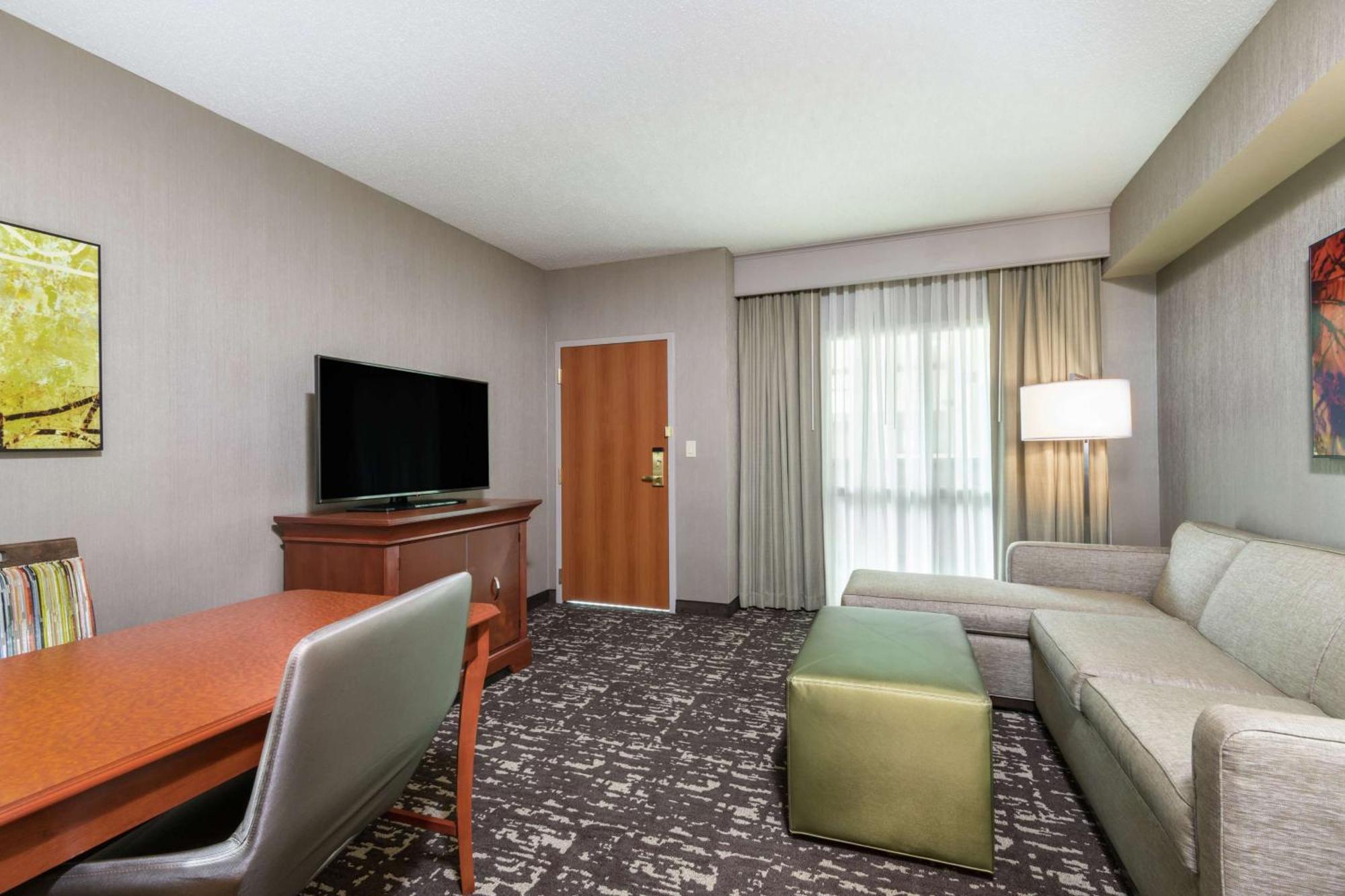 Embassy By Hilton Saint Louis
