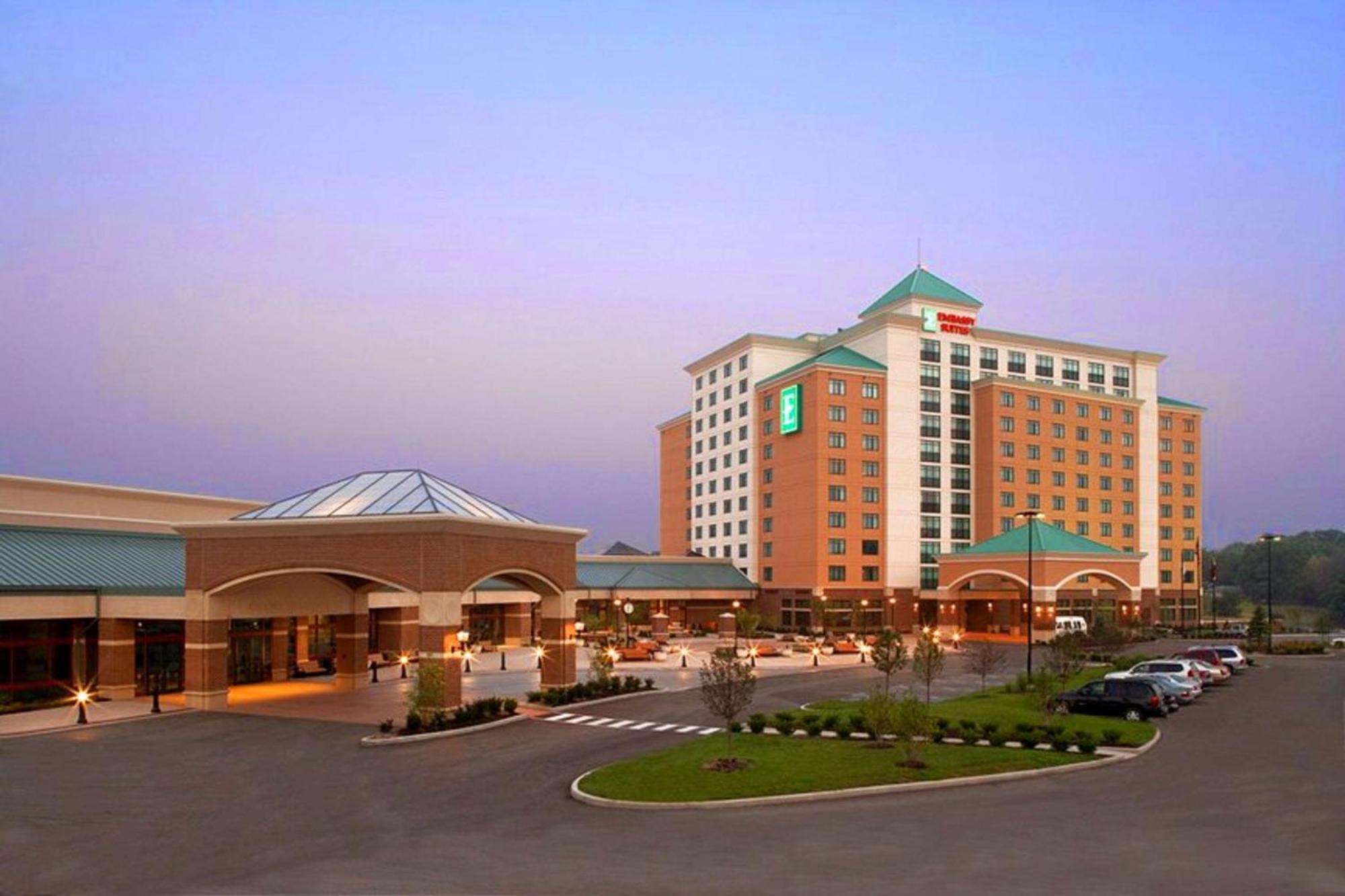 Embassy By Hilton Saint Louis 3*