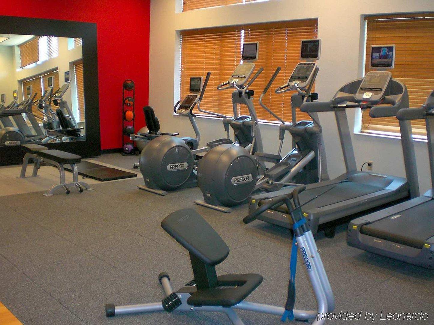 Hotel Embassy By Hilton Saint Louis 3*