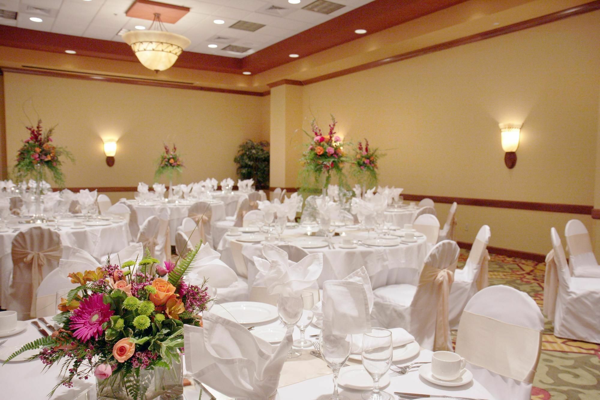 Embassy By Hilton Saint Louis Hotel 3*