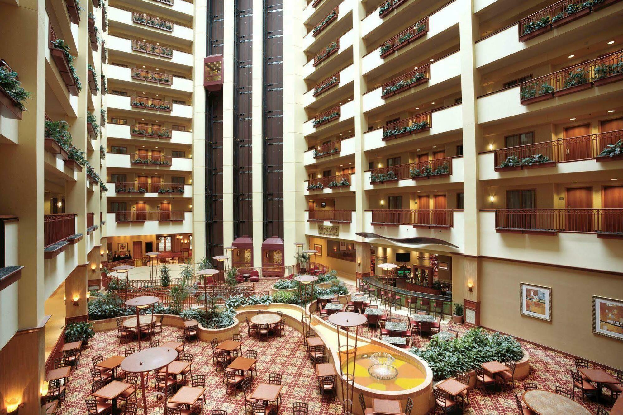 Embassy By Hilton Saint Louis Hotel 3*